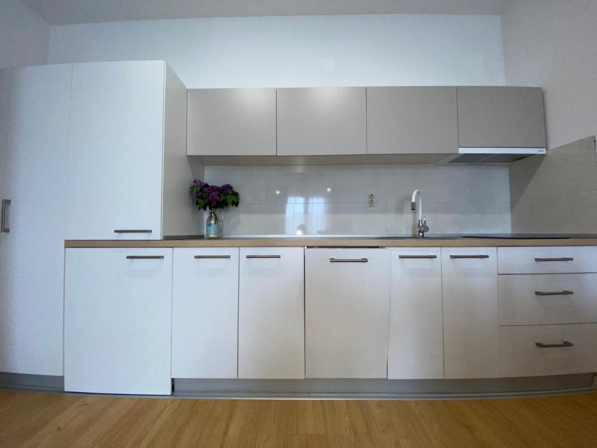 Sis Apartments Охрид Экстерьер фото