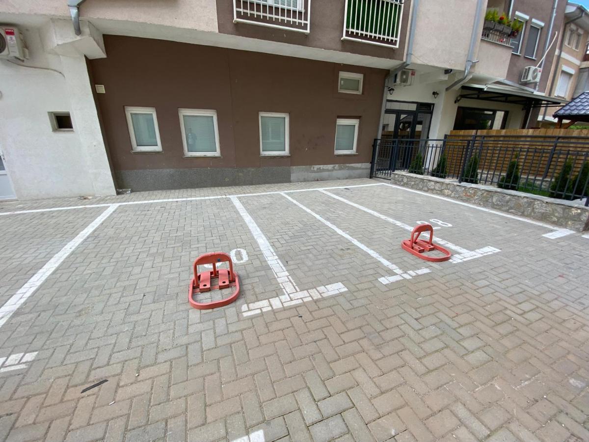 Sis Apartments Охрид Экстерьер фото